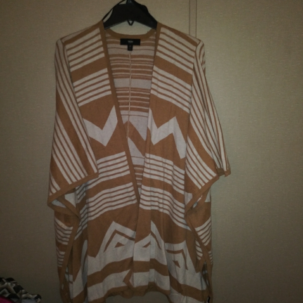 Beige/Cream tribal type print Sweater